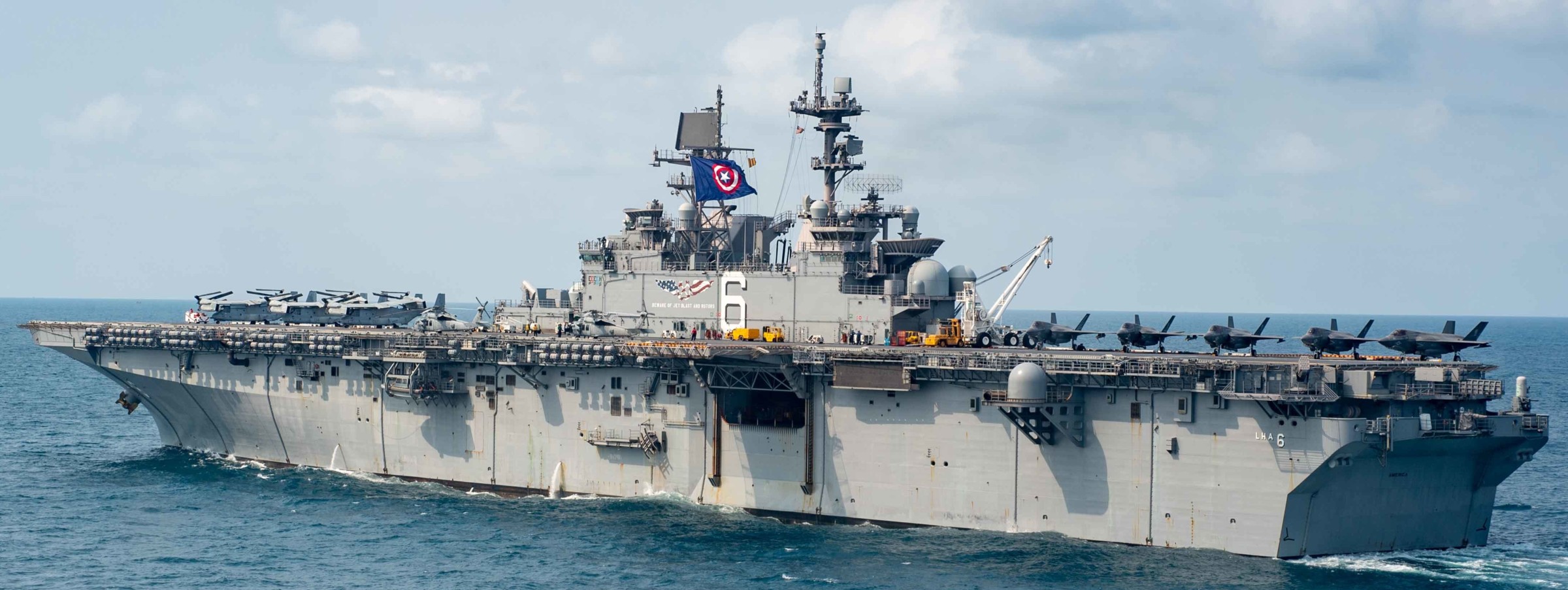 lha-6 uss america amphibious assault ship landing us navy marines vmm-265 162