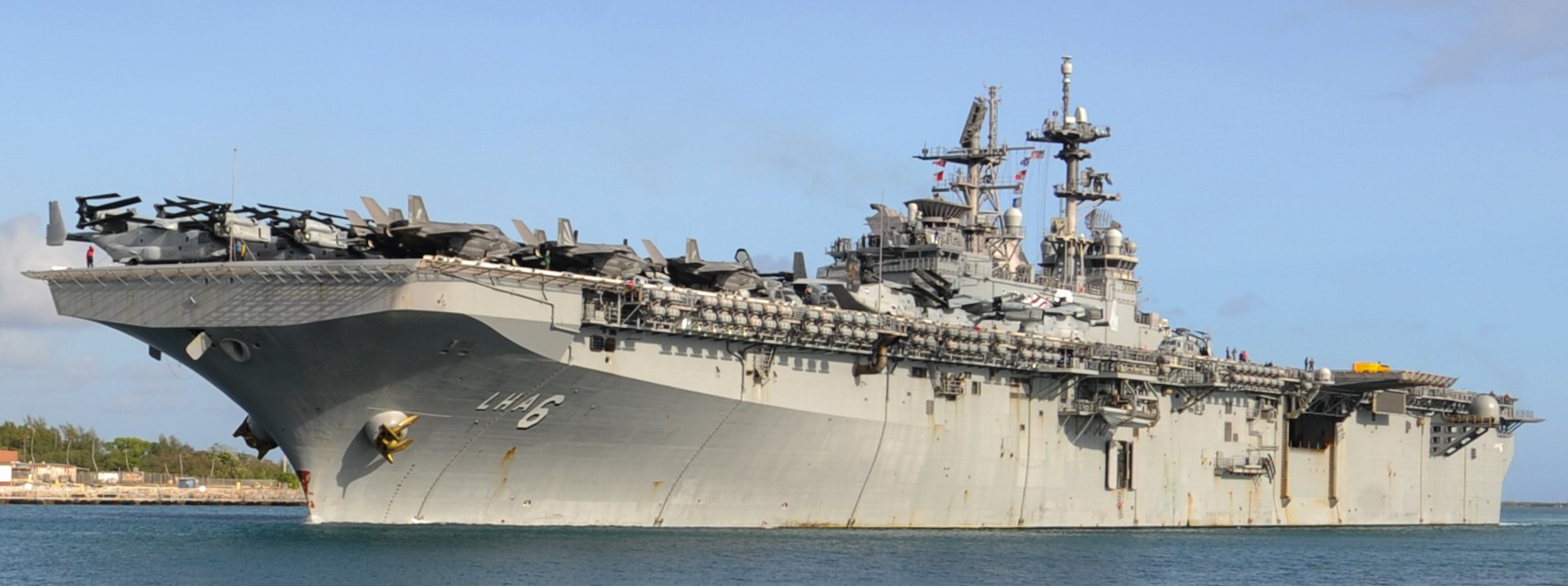 lha-6 uss america amphibious assault ship landing us navy marines naval base guam apra harbor 168