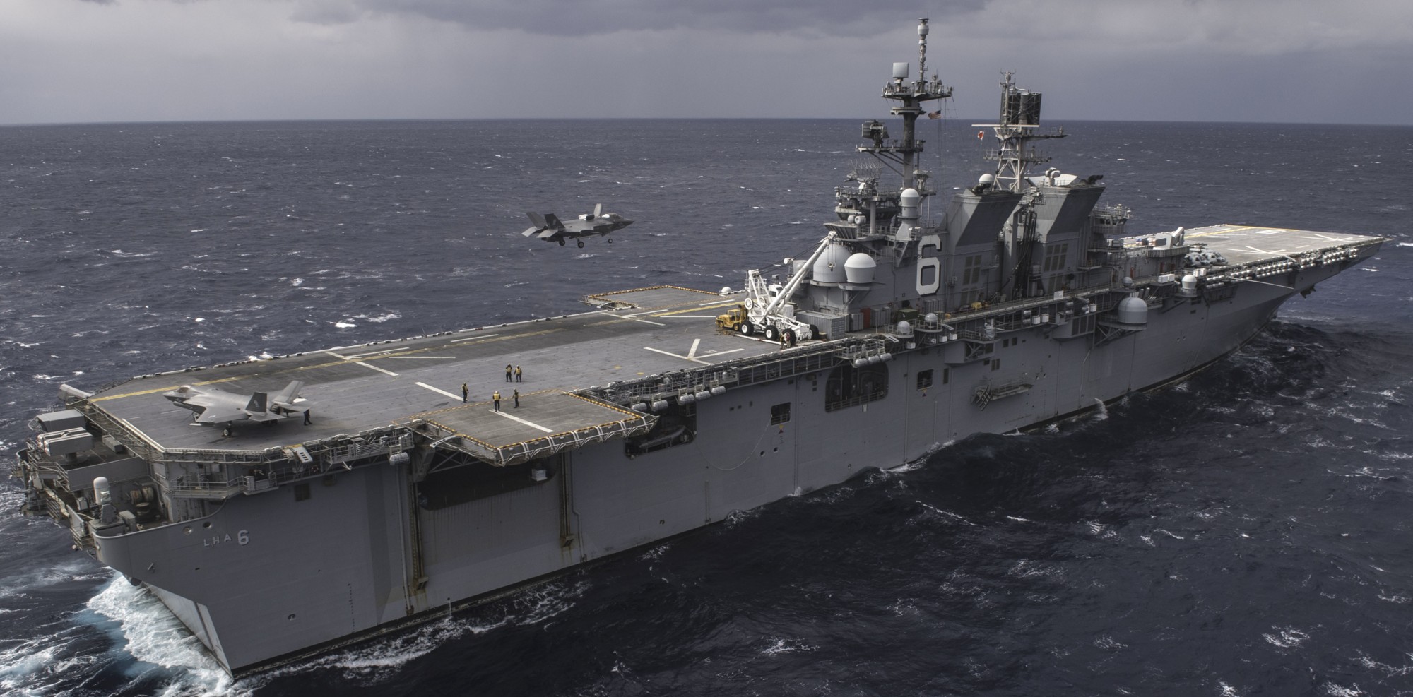 lha-6 uss america amphibious assault ship landing us navy marines 188