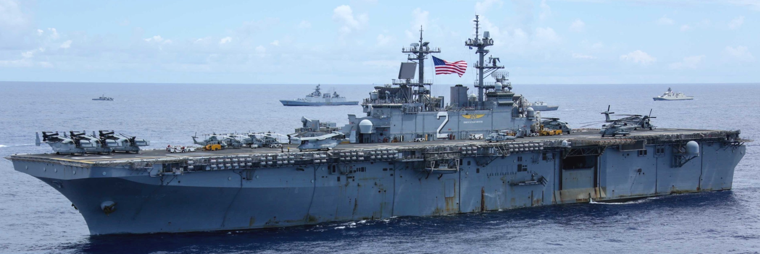 lhd-2 uss essex wasp class amphibious assault ship landing helicopter us navy marines vmm-363 rimpac 239