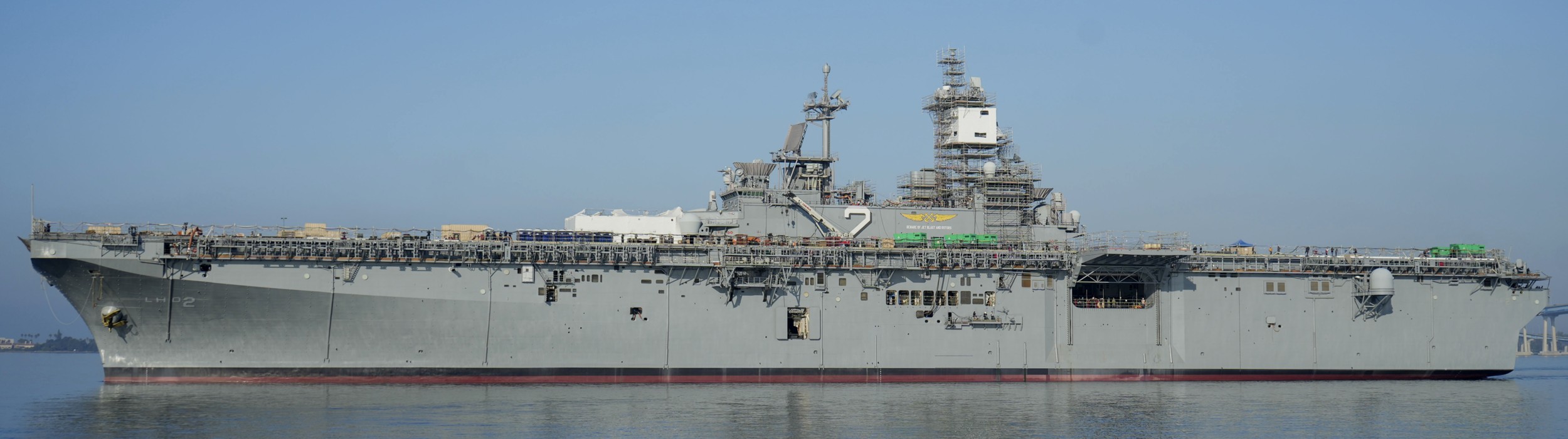 lhd-2 uss essex wasp class amphibious assault ship landing helicopter us navy san diego bae systems dsra 254