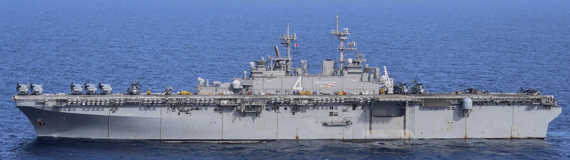 lhd-4 uss boxer wasp class amphibious assault ship landing helicopter dock us navy vmm-163 marines 133