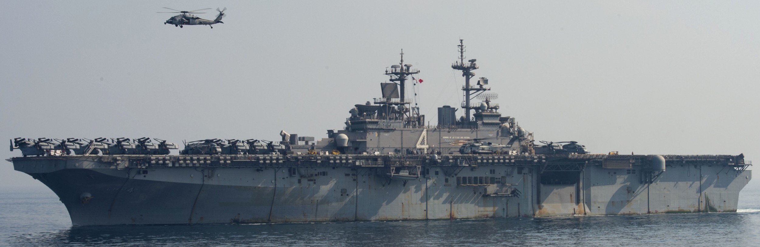 lhd-4 uss boxer wasp class amphibious assault ship landing helicopter dock us navy vmm-163 marines arabian gulf 147