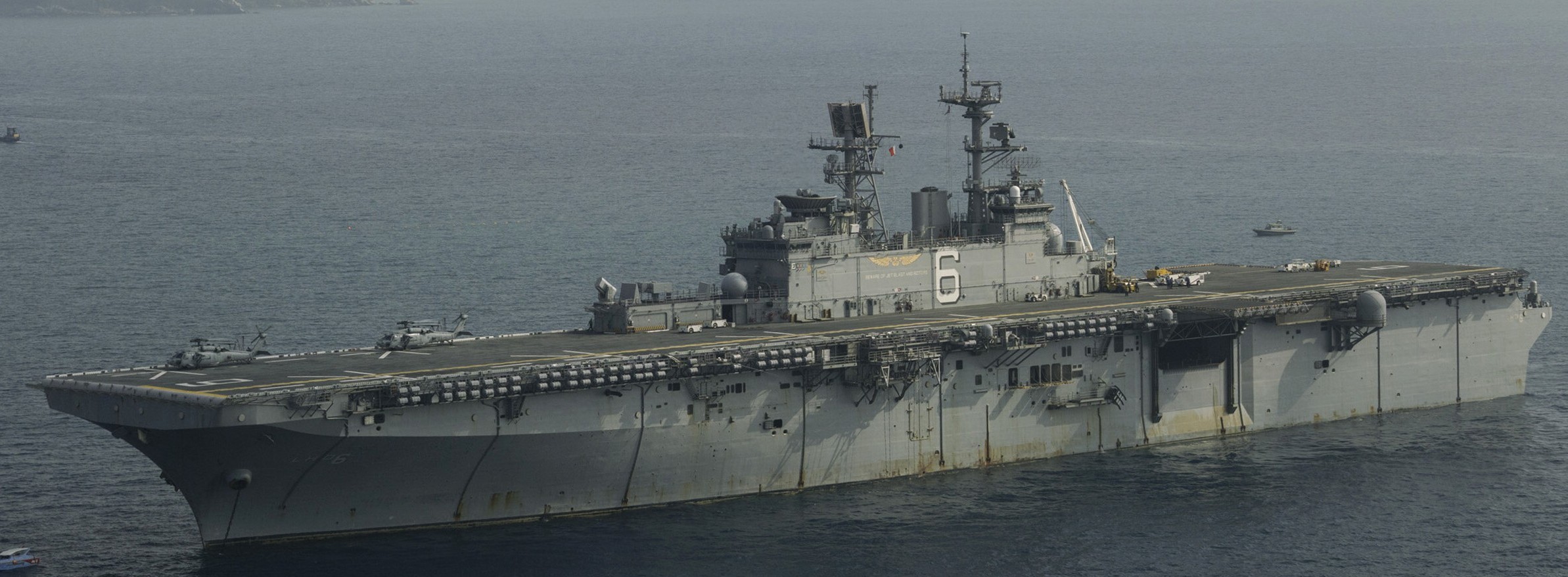 lhd-6 uss bonhomme richard amphibious assault ship landing helicopter dock wasp class us navy gulf thailand 36