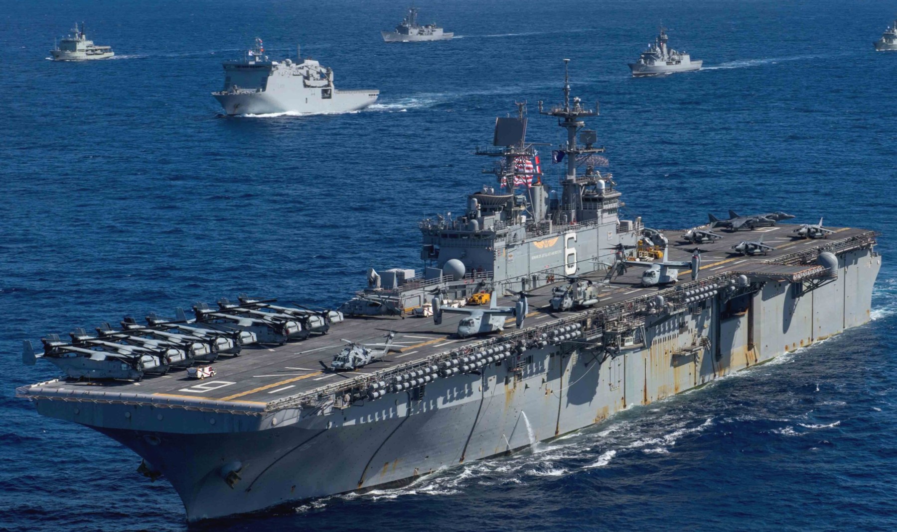 lhd-6 uss bonhomme richard amphibious assault ship landing helicopter dock wasp class us navy marines ingalls san diego 74x