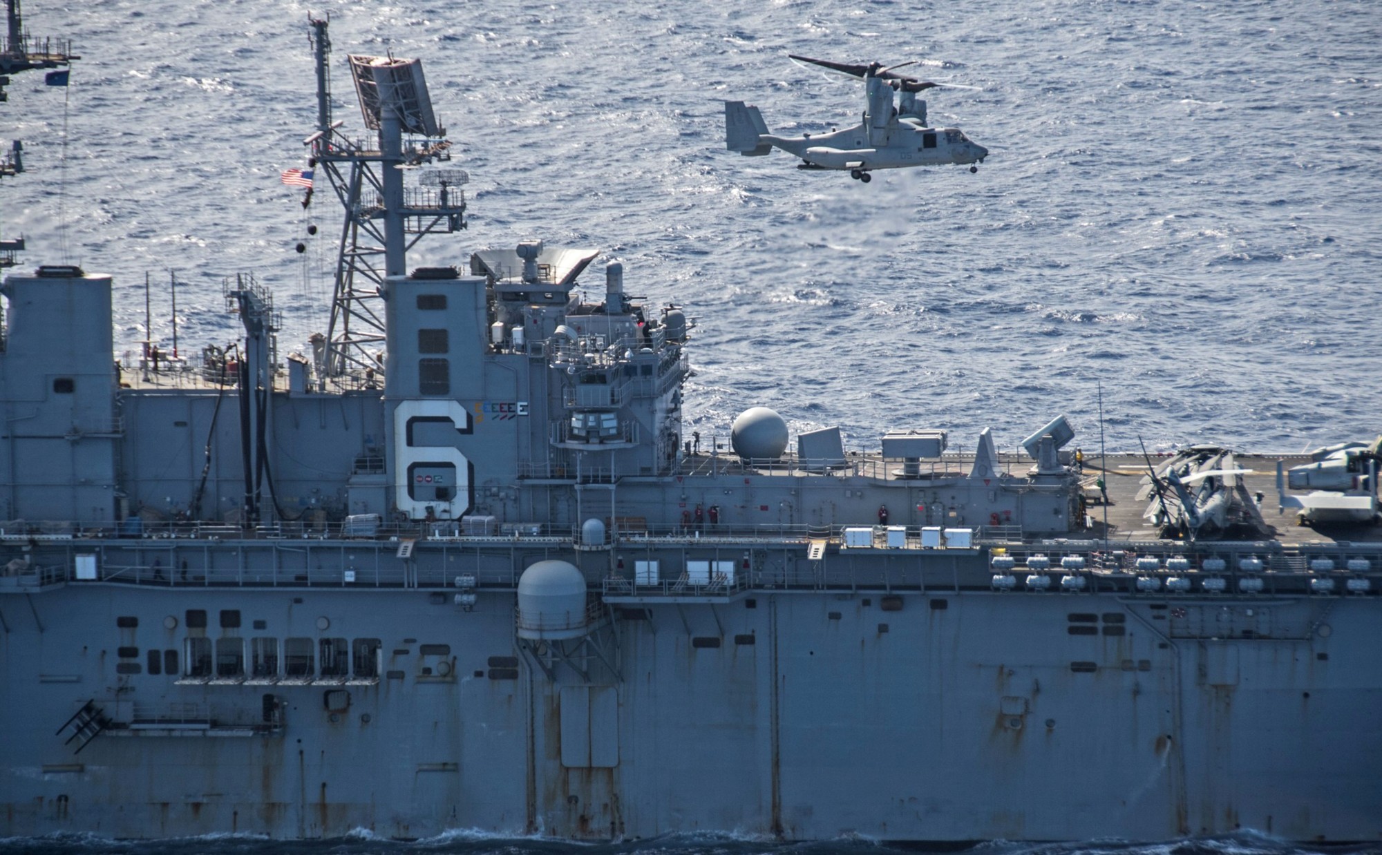 lhd-6 uss bonhomme richard amphibious assault ship landing helicopter dock wasp class us navy mv-22b osprey 78