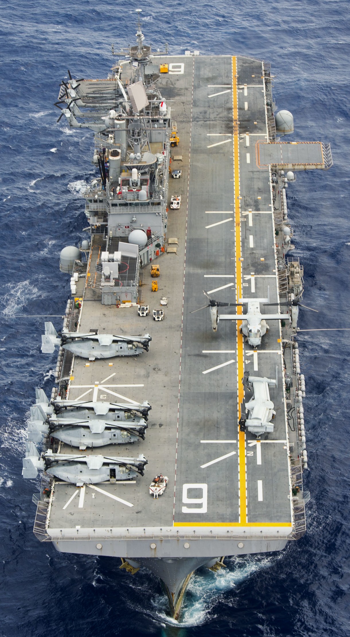 lhd-6 uss bonhomme richard amphibious assault ship landing helicopter dock wasp class us navy 120