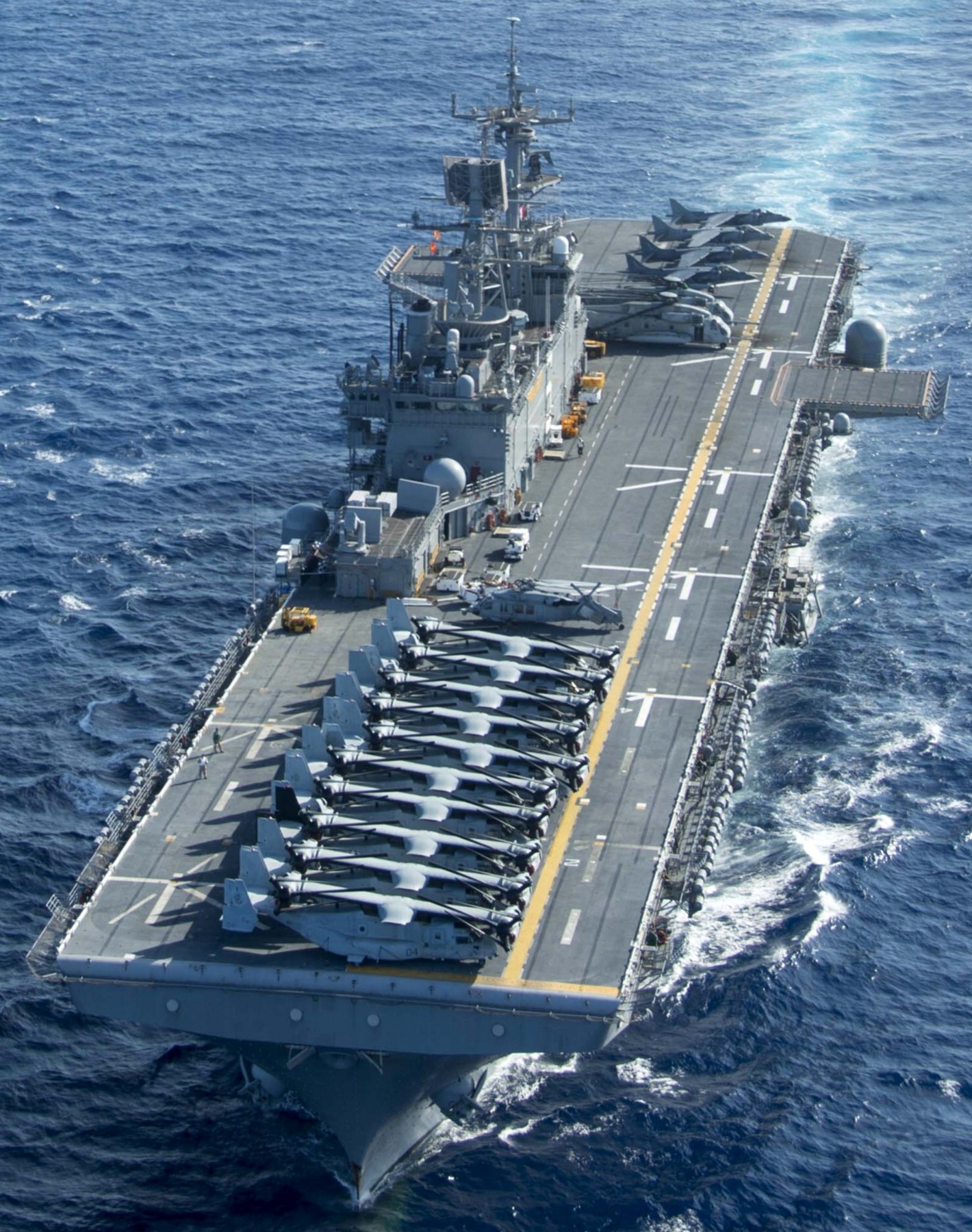 lhd-6 uss bonhomme richard amphibious assault ship landing helicopter dock wasp class us navy east china sea 143