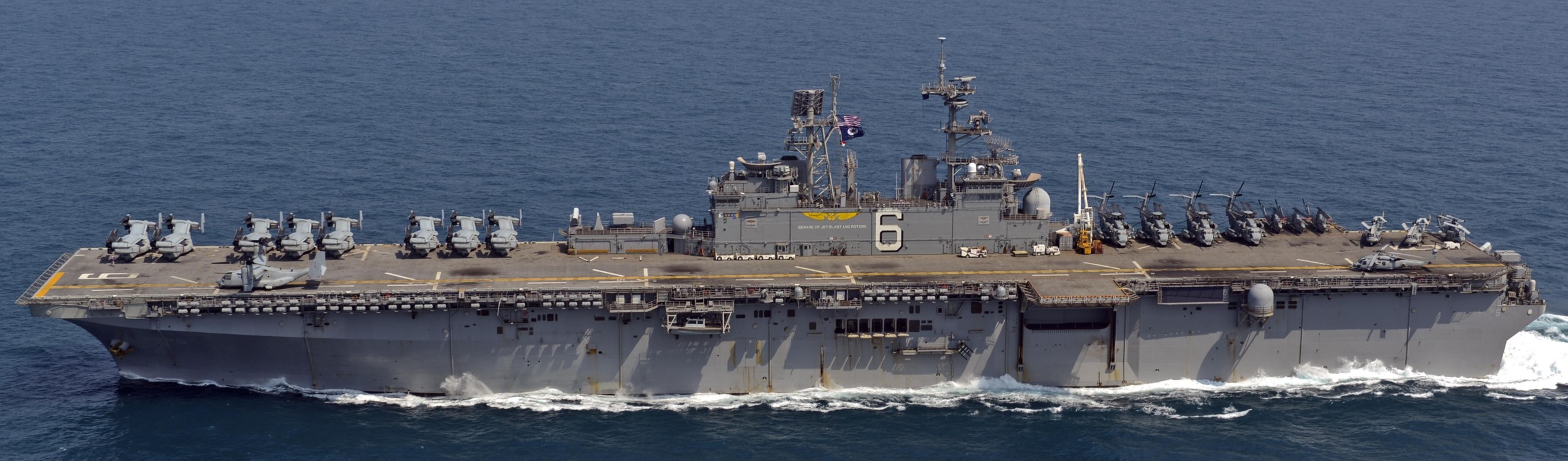 lhd-6 uss bonhomme richard amphibious assault ship landing helicopter dock wasp class us navy 166