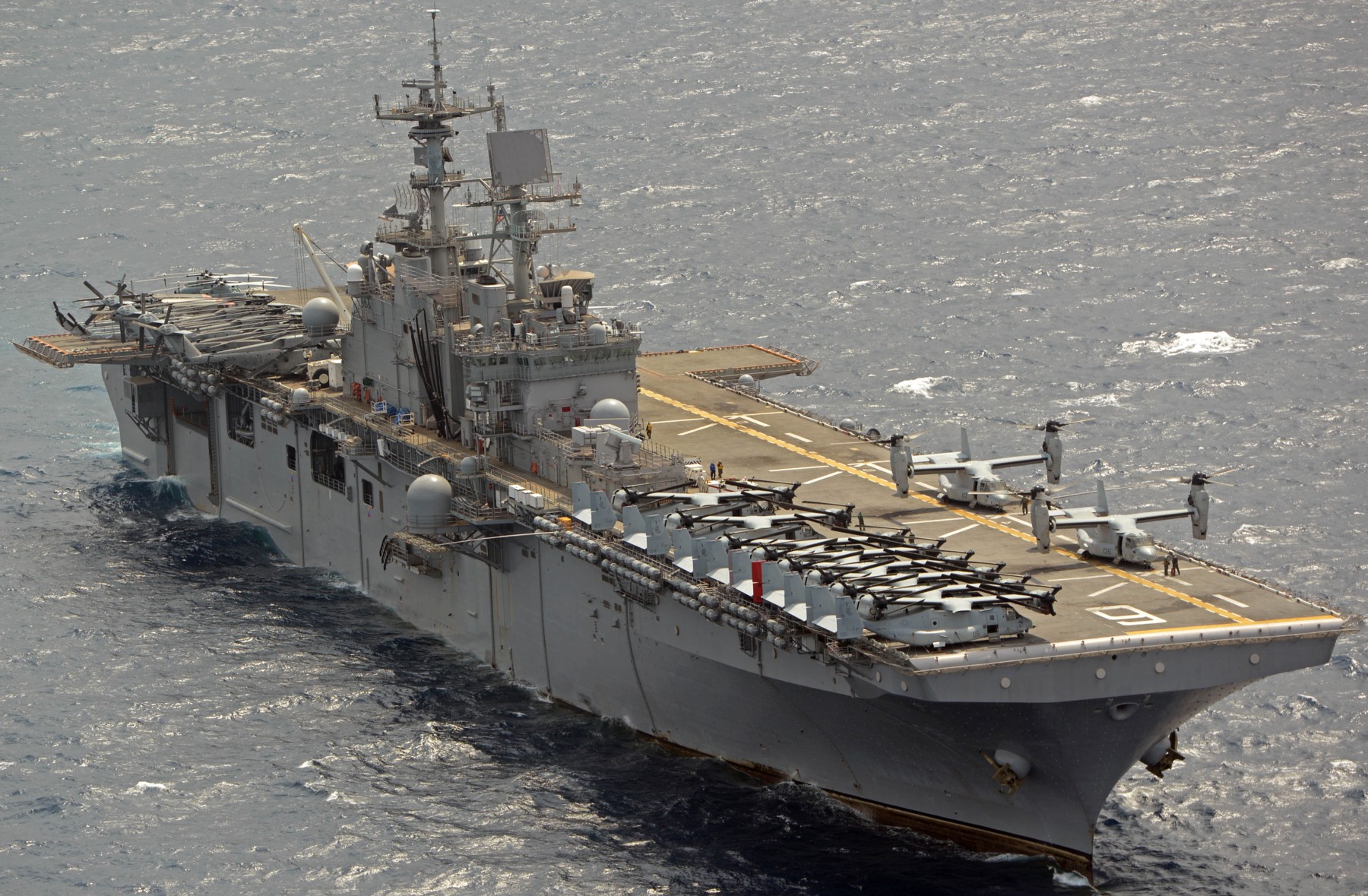 lhd-6 uss bonhomme richard amphibious assault ship landing helicopter dock wasp class us navy 168