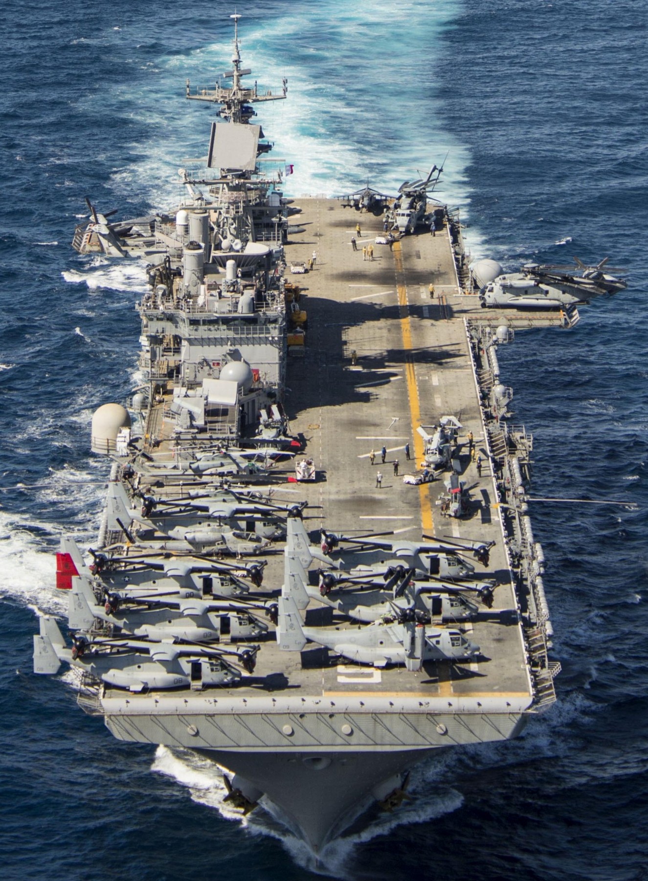 lhd-6 uss bonhomme richard amphibious assault ship landing helicopter dock wasp class us navy talisman sabre coral sea 175
