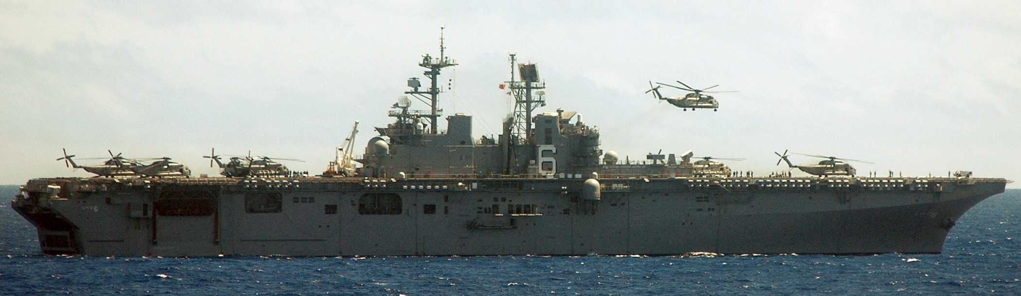 lhd-6 uss bonhomme richard amphibious assault ship landing helicopter dock wasp class 213