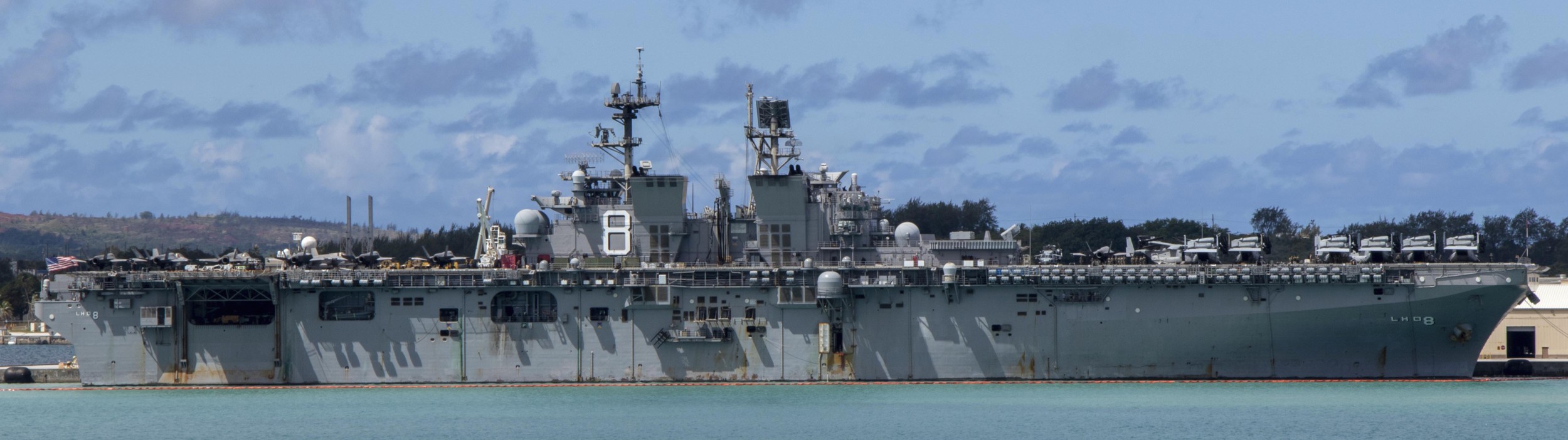 lhd-8 uss makin island amphibious assault ship landing helicopter dock us navy vmm-362 marines naval base guam apra harbor 02