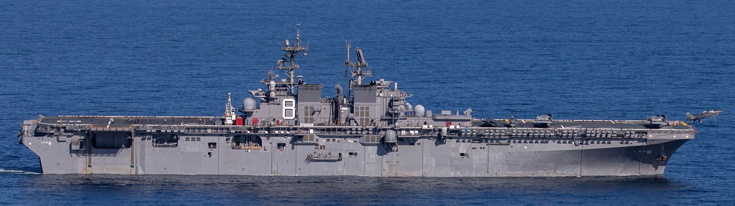 lhd-8 uss makin island amphibious assault ship landing helicopter dock us navy 155
