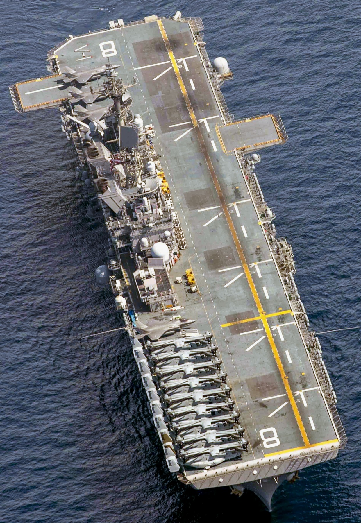 lhd-8 uss makin island amphibious assault ship landing helicopter dock us navy vmm-362 marines 168