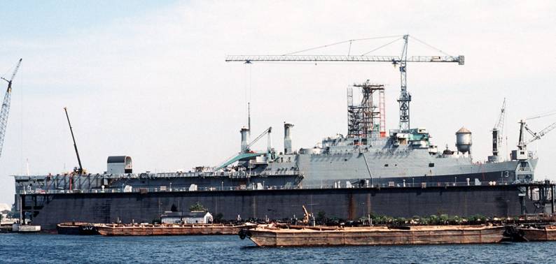LPD-13 USS Nashville Norfolk Virginia 1983