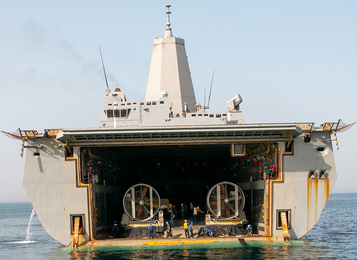 lpd-17 uss san antonio amphibious transport dock landing ship us navy persian gulf 94