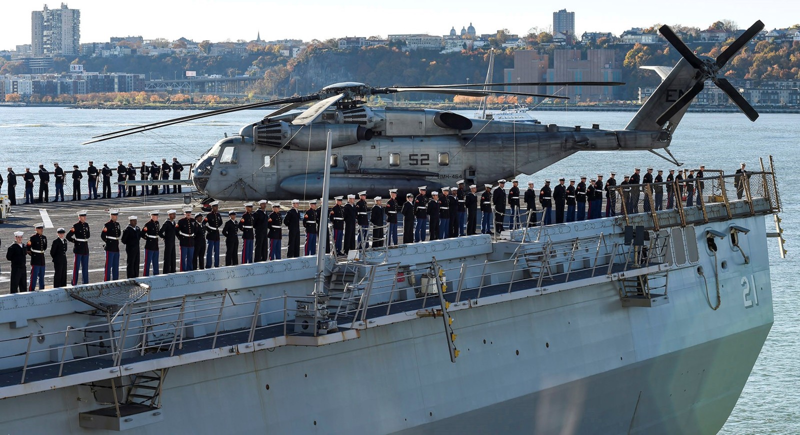 lpd-21 uss new york san antonio class amphibious transport dock ship navy 19 veterans week