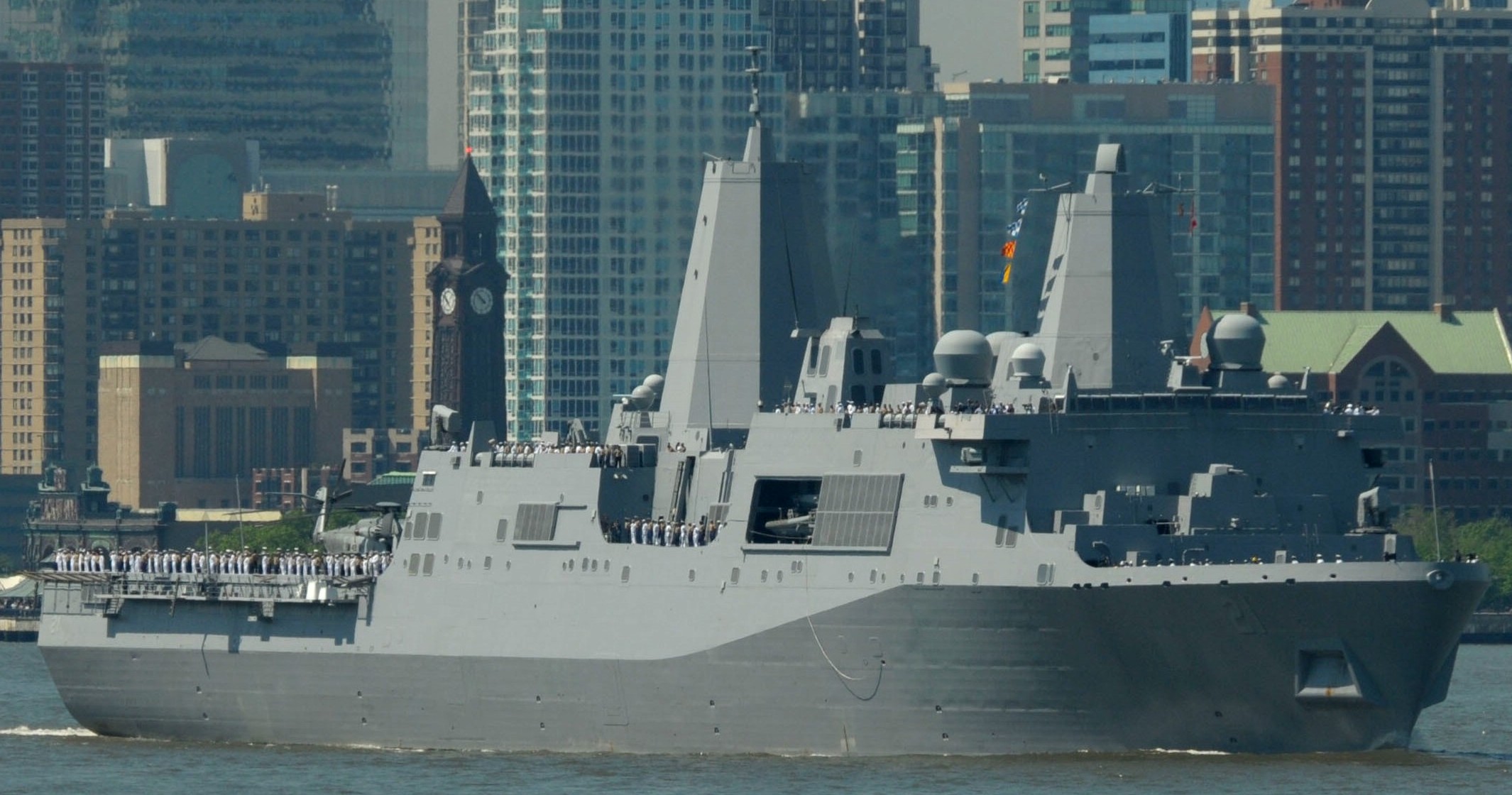 lpd-21 uss new york san antonio class amphibious transport dock landing ship us navy fleet week ny 67