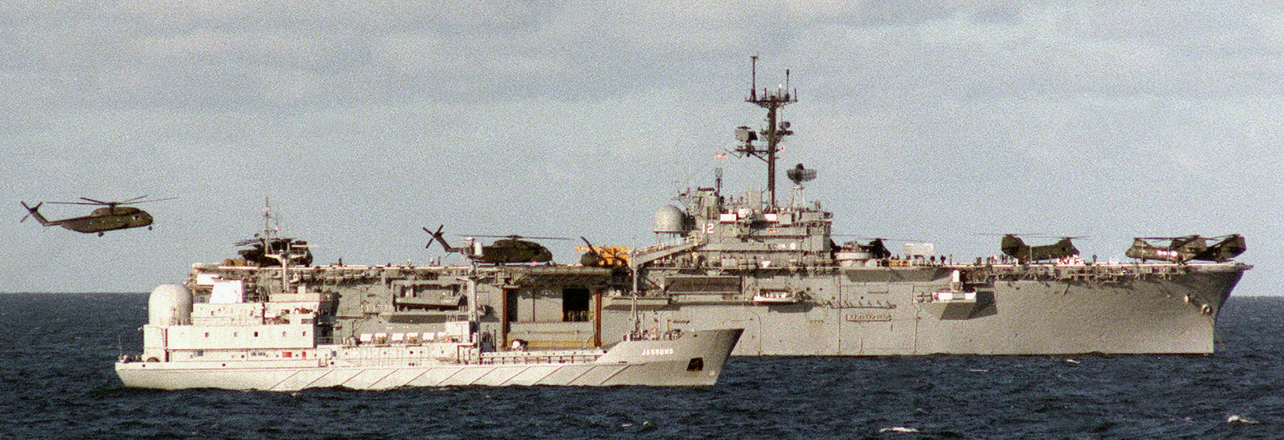 lph-12 uss inchon iwo jima class amphibious assault ship landing platform helicopter us navy 13