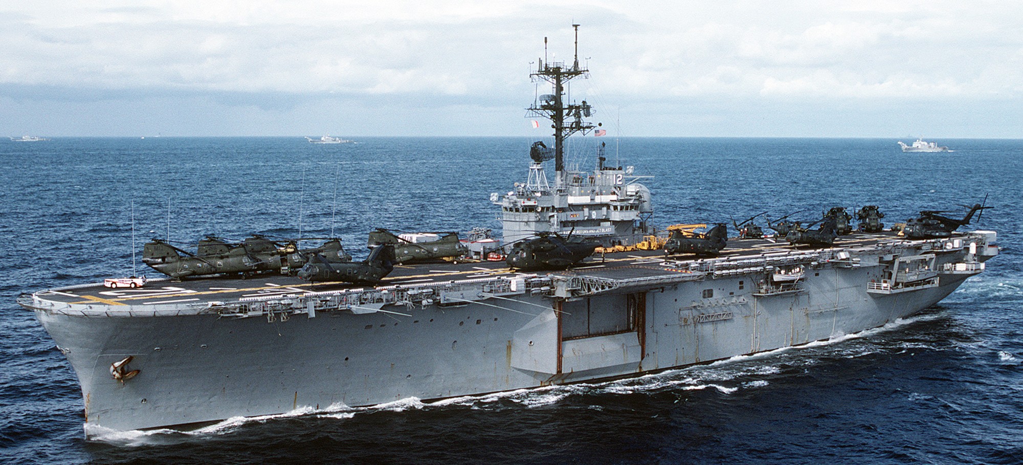 lph-12 uss inchon iwo jima class amphibious assault ship landing platform helicopter us navy ingalls pascagoula 20x