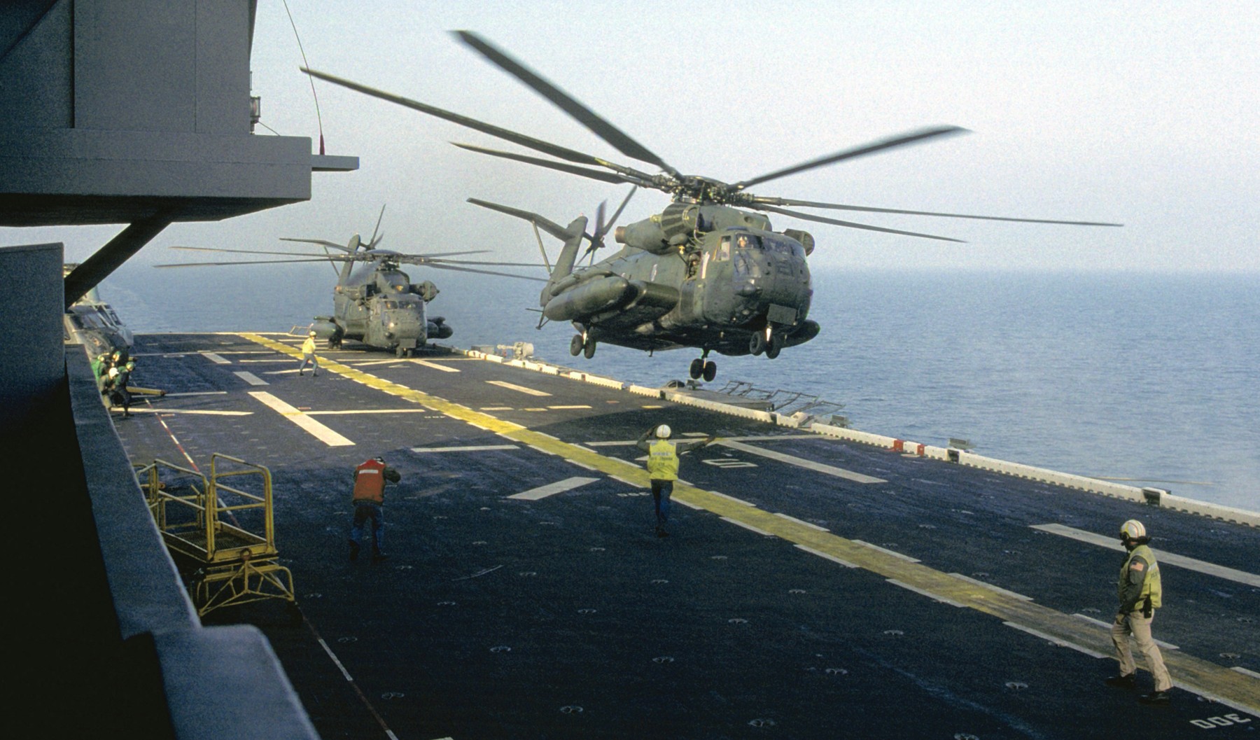lph-12 uss inchon iwo jima class amphibious assault ship landing platform helicopter us navy hmm-266 dragon hammer 35