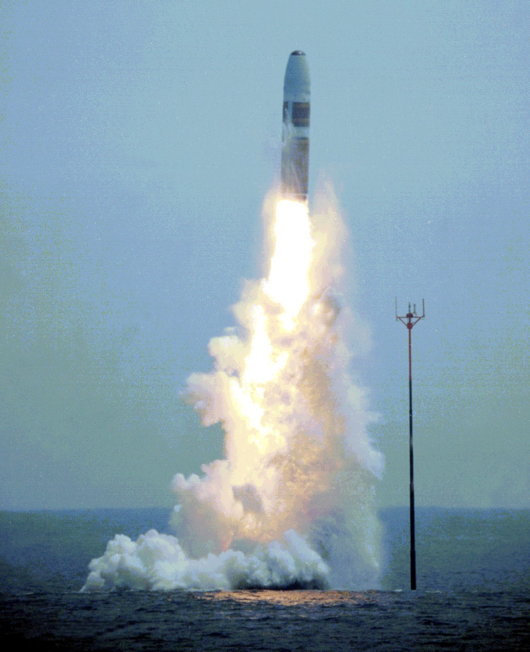 ssbn-728 uss florida ballistic missile submarine us navy 1983 71 ugm-83a trident c4 ballistic missile slbm