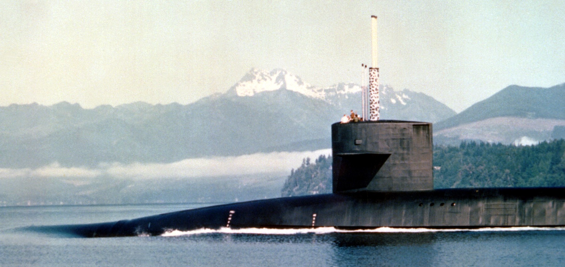 ssbn-732 uss alaska ohio class ballistic missile submarine 1987 22 bangor washington