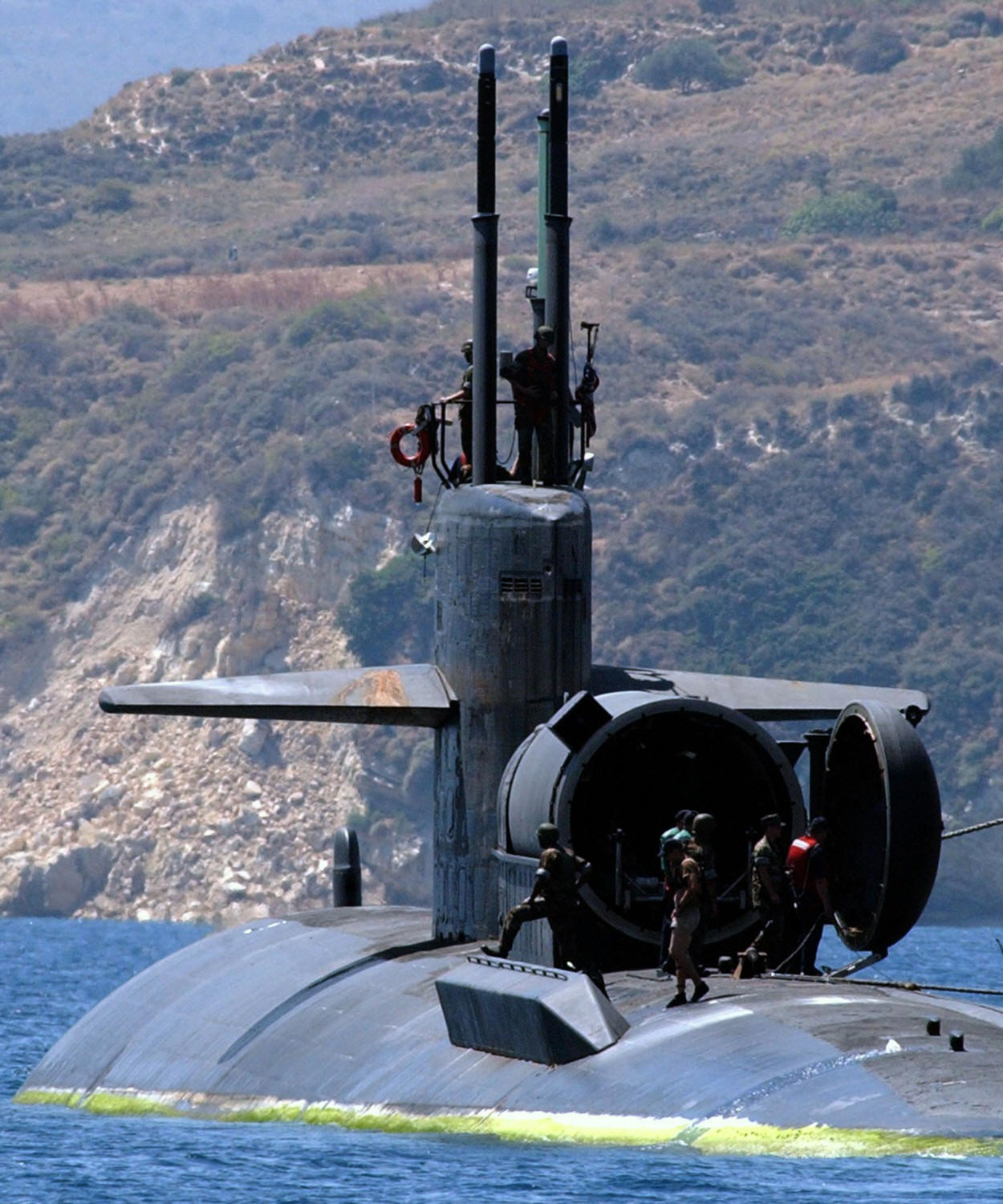 los angeles class attack submarine ssn dry deck shelter