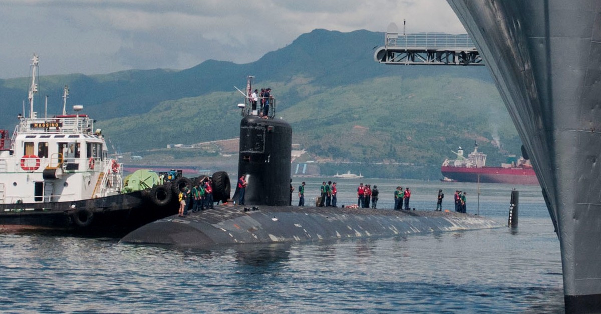ssn-776 uss hawaii virginia class attack submarine us navy 2012 12 subic bay