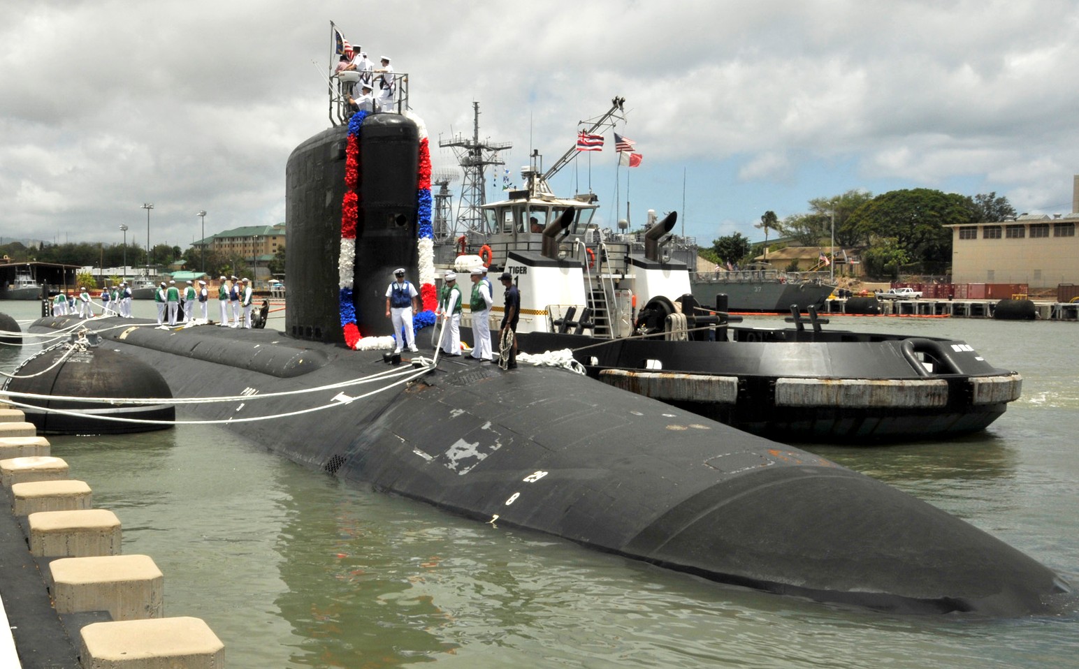 ssn-777 uss north carolina virginia class attack submarine us navy 2012 09 pearl harbor hickam hawaii