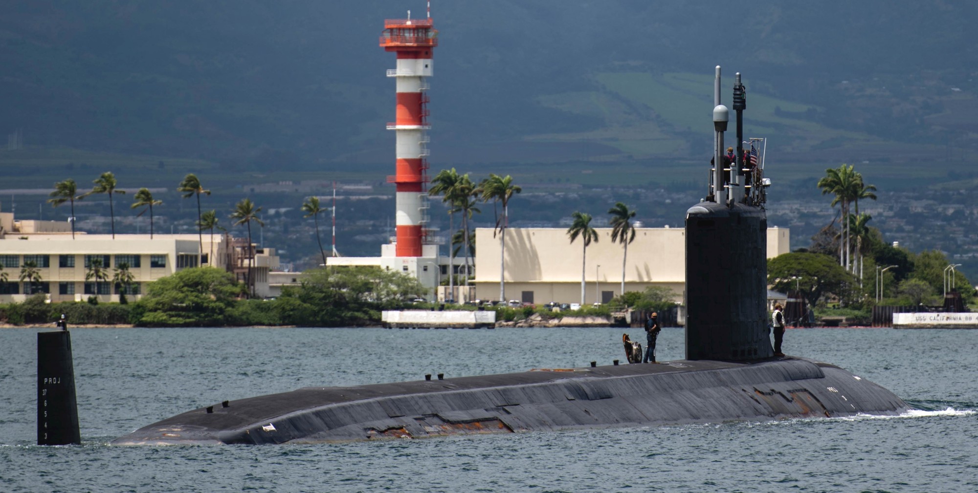 ssn-786 uss illinois virginia class attack submarine us navy 34 departing pearl harbor hickam hawaii
