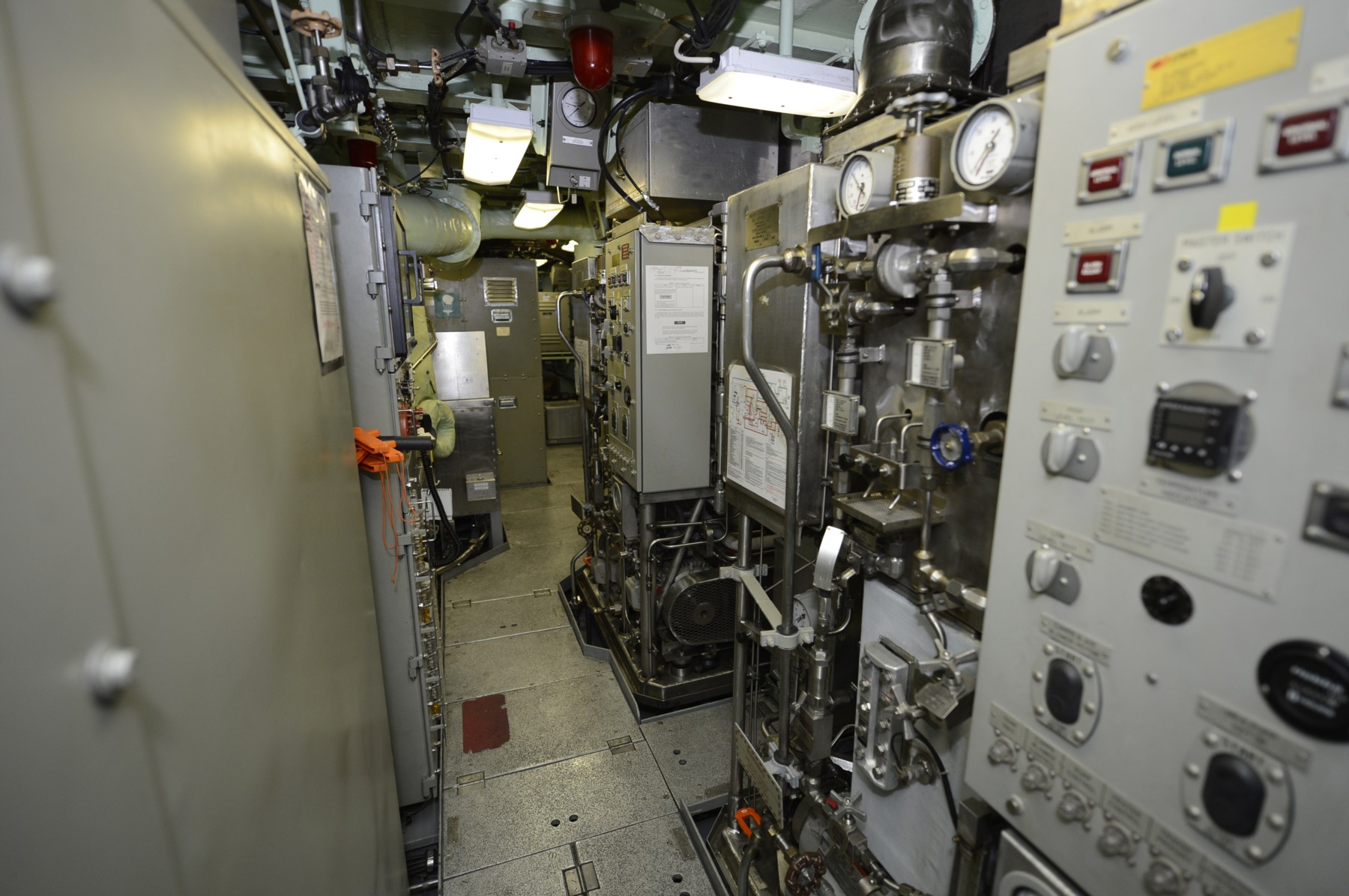 virginia class attack submarine ssn us navy inside view 26x machinery