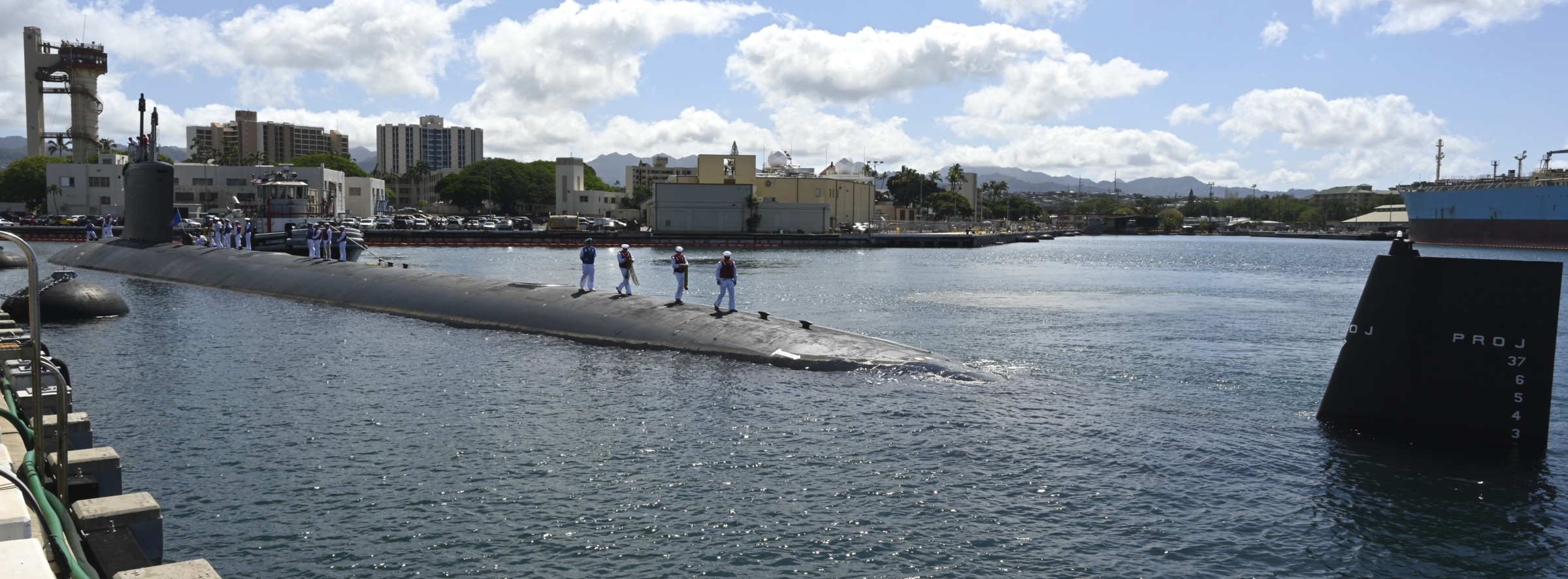 ssn-792 uss vermont virginia class attack submarine us navy pearl harbor hawaii 20