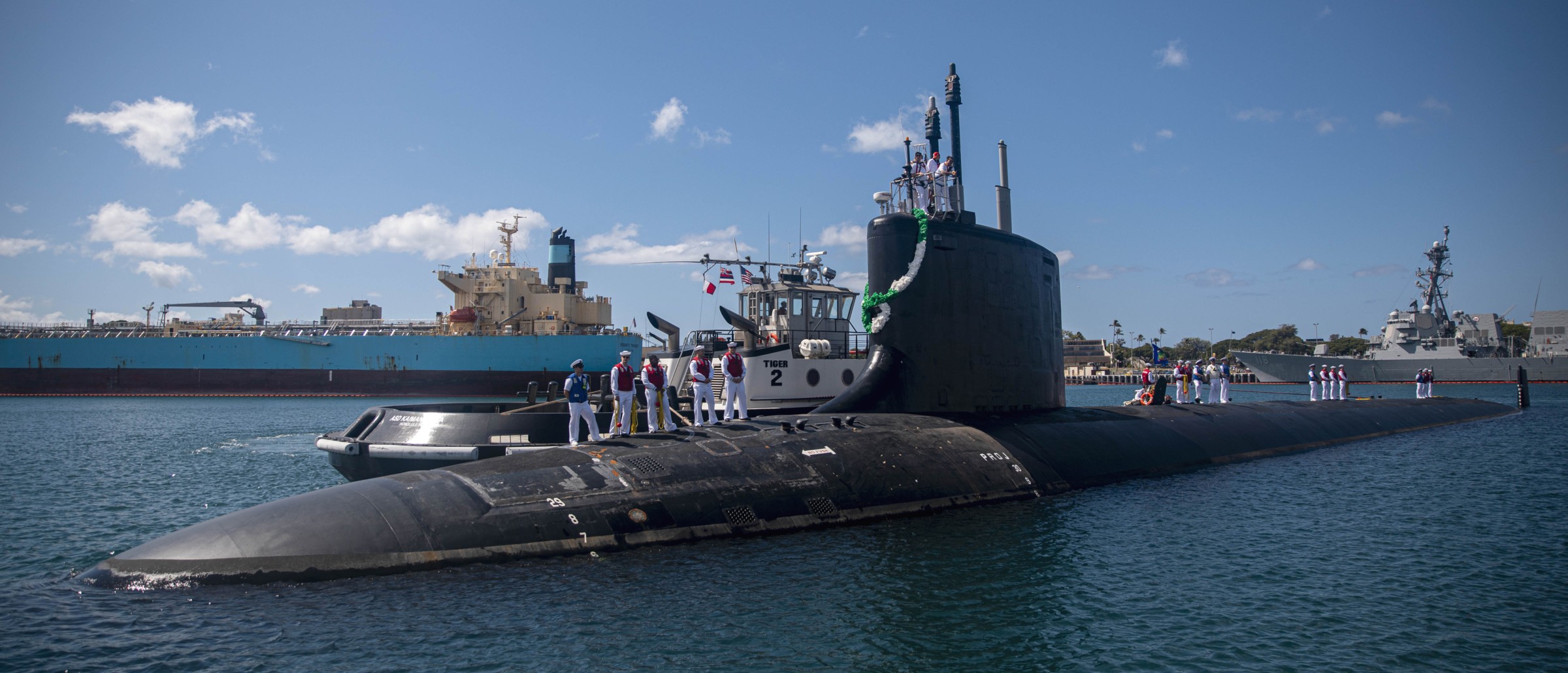 ssn-792 uss vermont virginia class attack submarine us navy joint base pearl harbor hickam hawaii 24