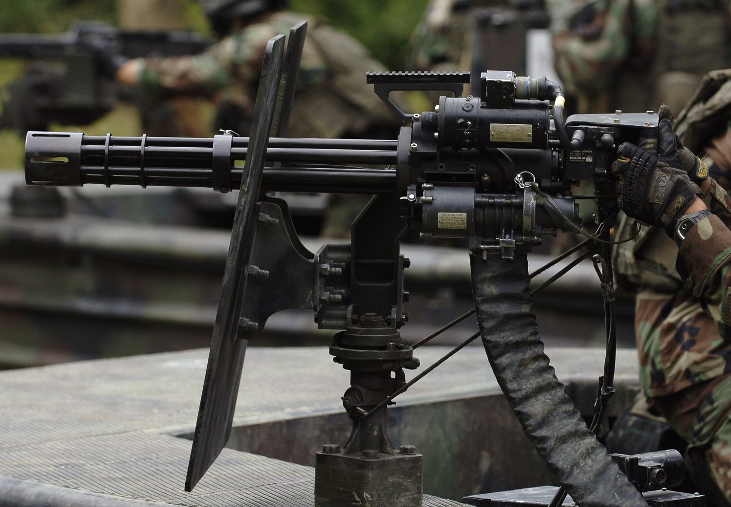 m134 rotary machine gun system six barreled minigun gatling 7,62mm gau-17