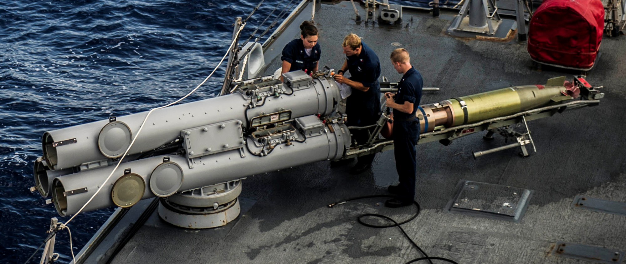 mk-32 torpedo tubes svtt 18 arleigh burke class ddg destroyer