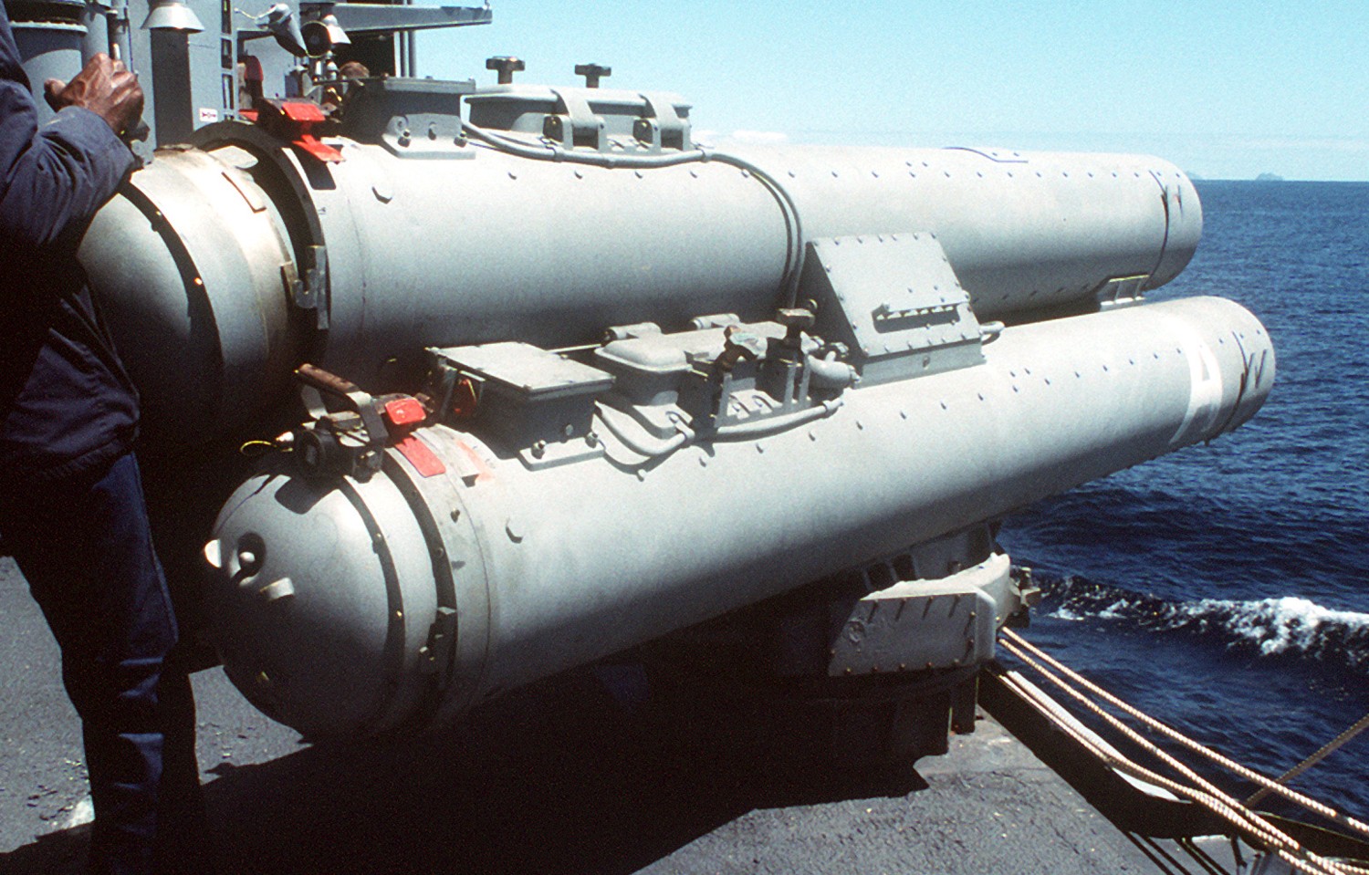 mk-32 torpedo tubes uss curts ffg-38 perry class 58