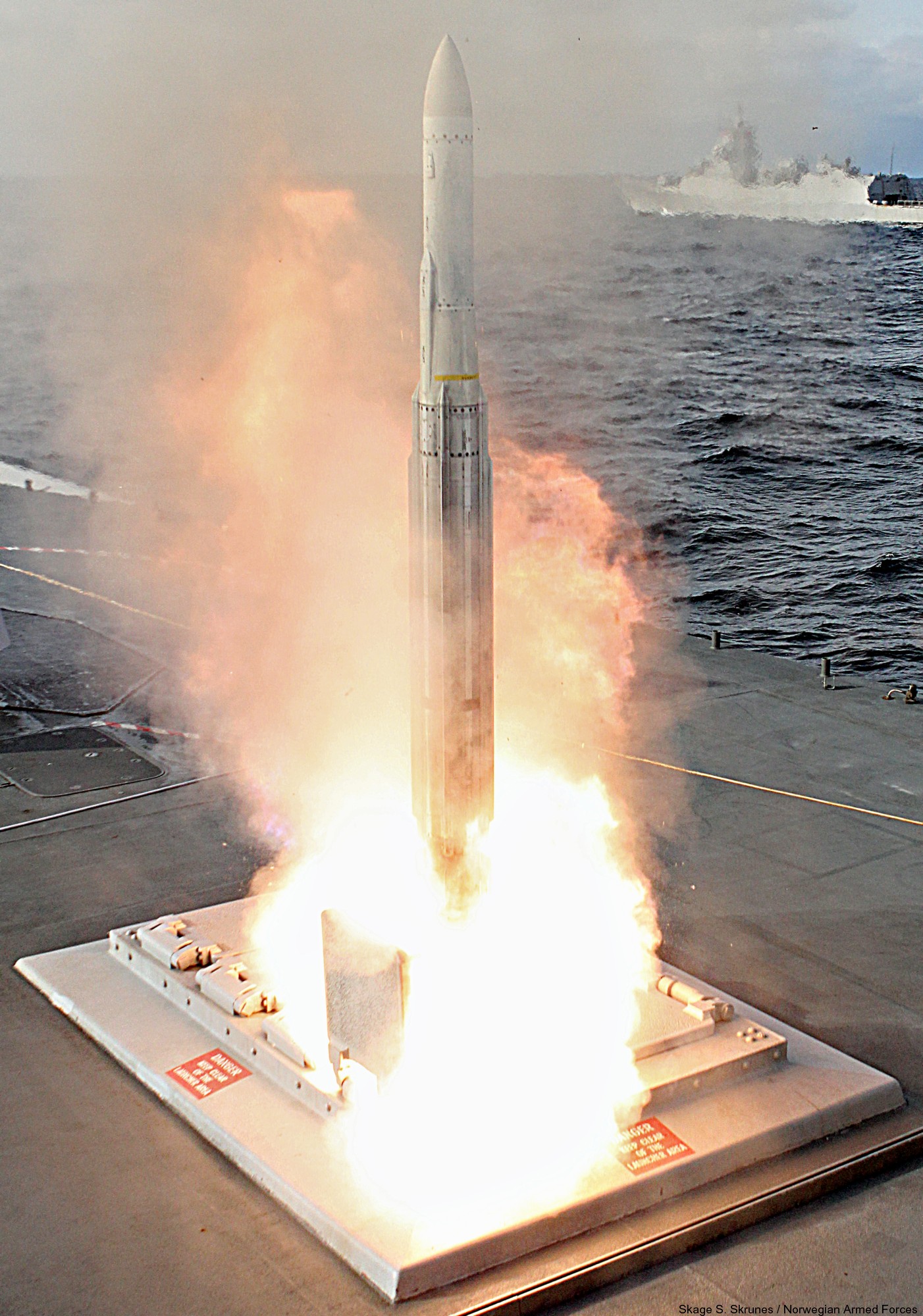 rim-162 evolved sea sparrow missile essm navy 27 mk-41 vls nansen class frigate
