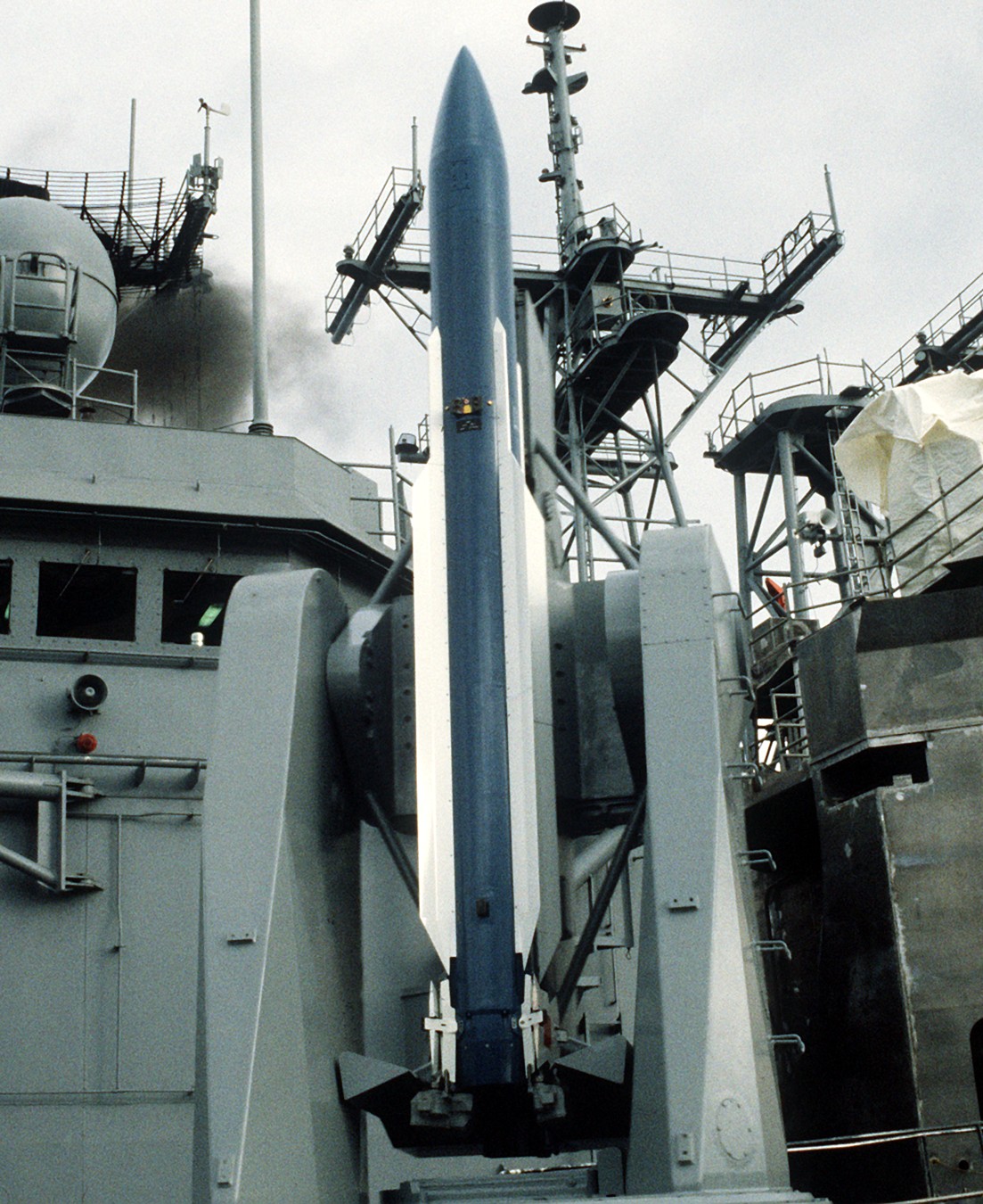 rim-66 standard missile sm-1mr mk-13 launcher