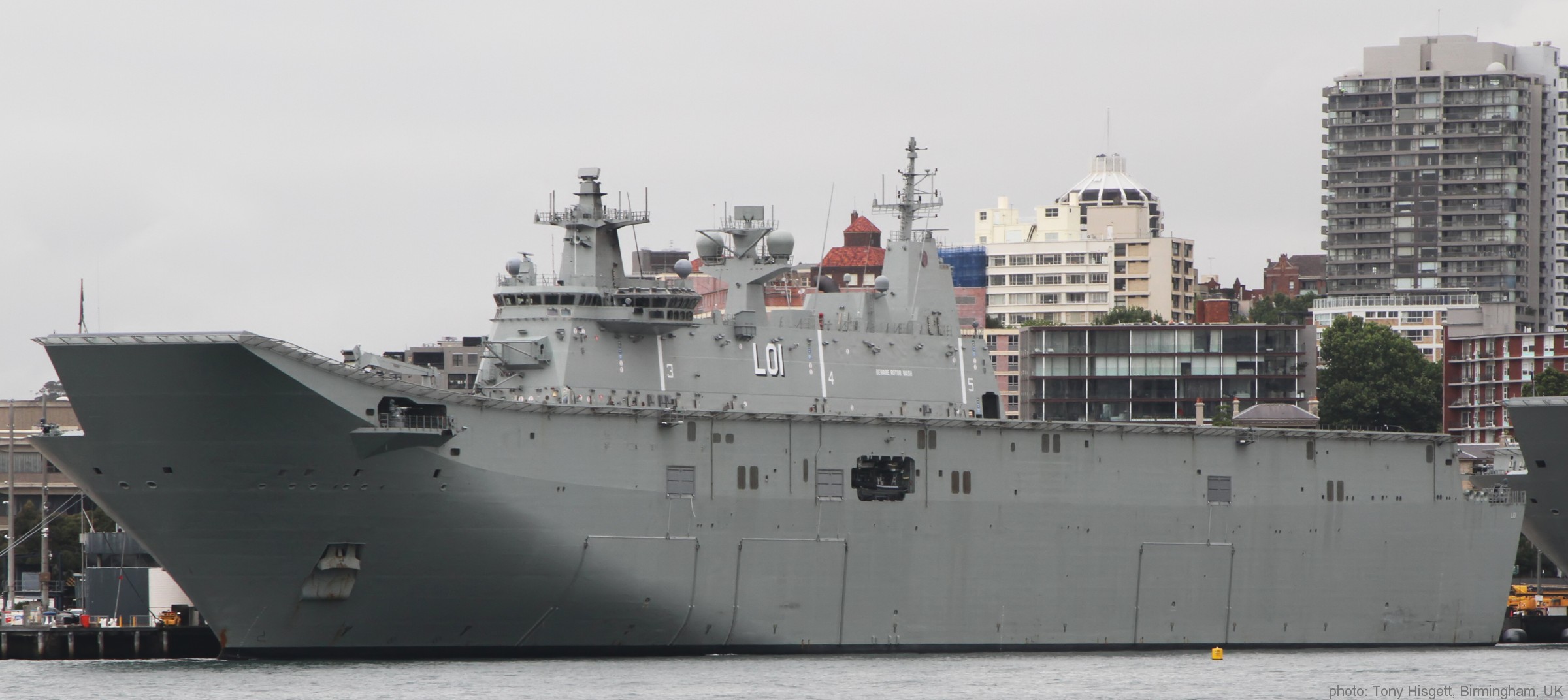 hmas adelaide l-01 canberra class amphibious landing ship helicopter dock royal australian navy