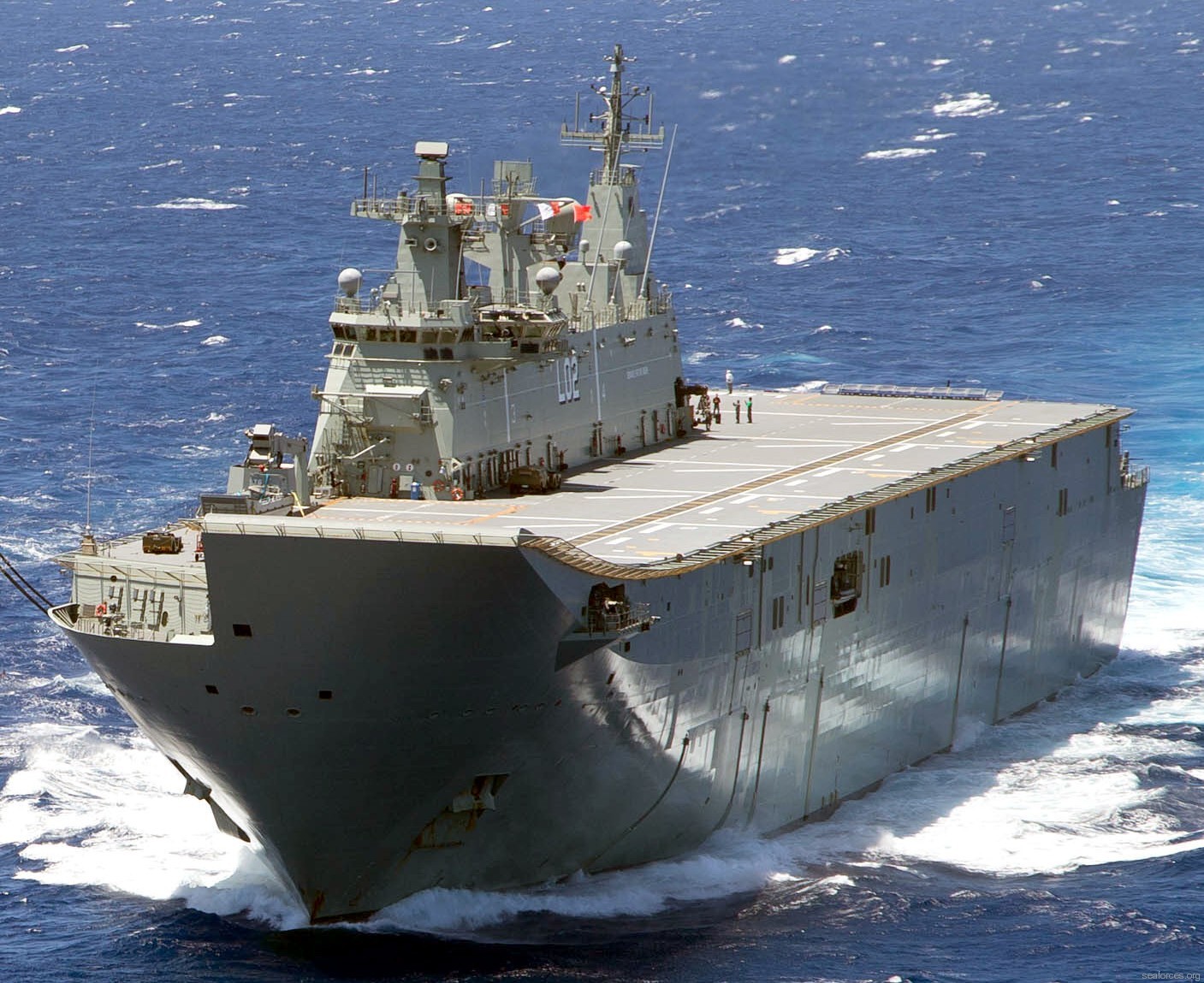 l-01 hmas canberra amphibious landing ship helicopter dock lhd royal australian navy 2016 08
