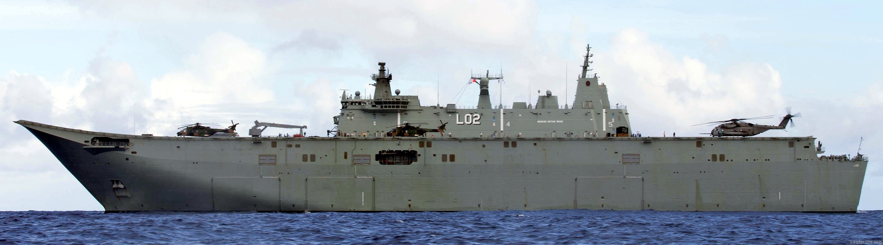 l-01 hmas canberra amphibious landing ship helicopter dock lhd royal australian navy 2016 09