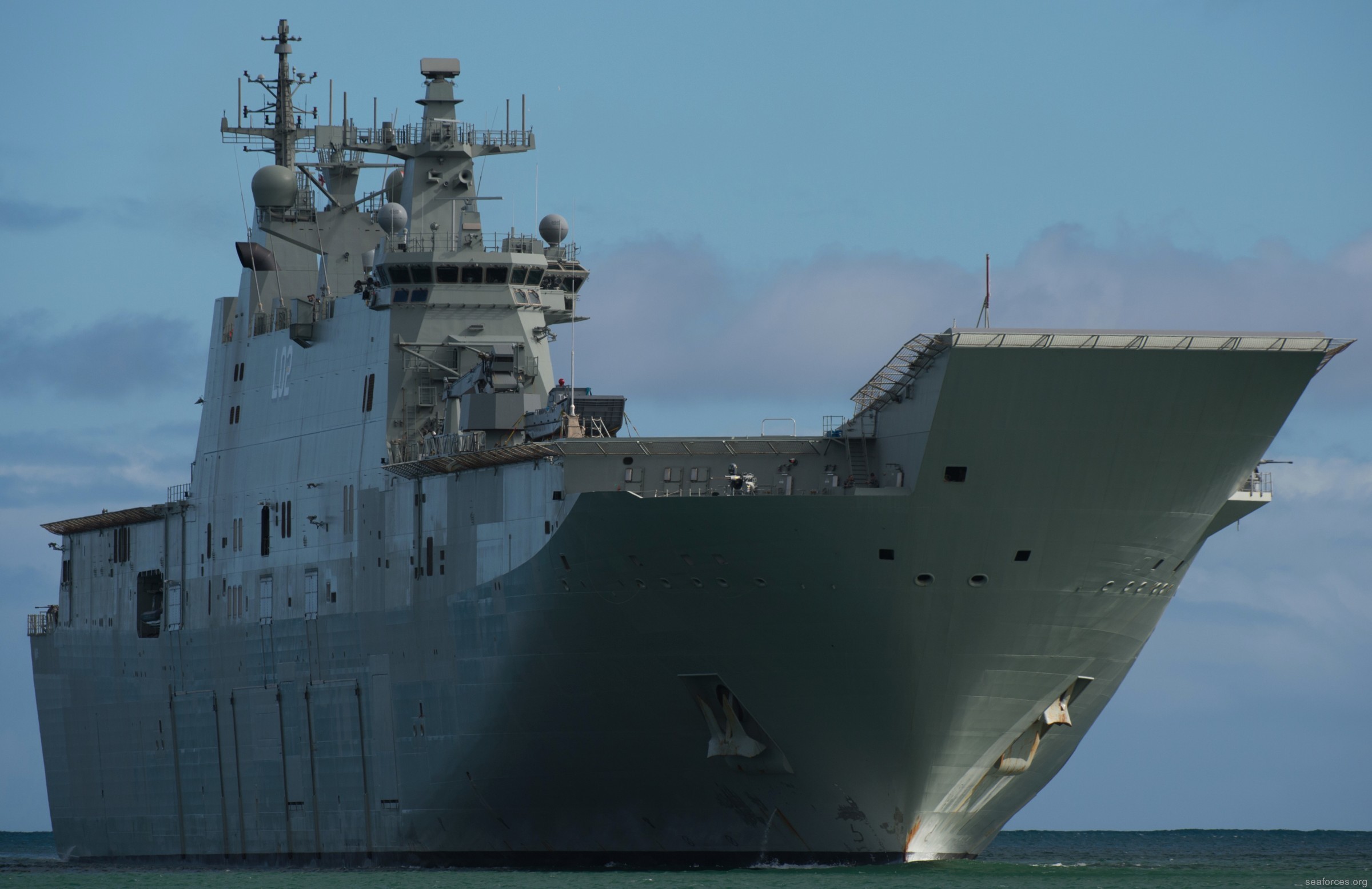 l-01 hmas canberra amphibious landing ship helicopter dock lhd royal australian navy 2016 19