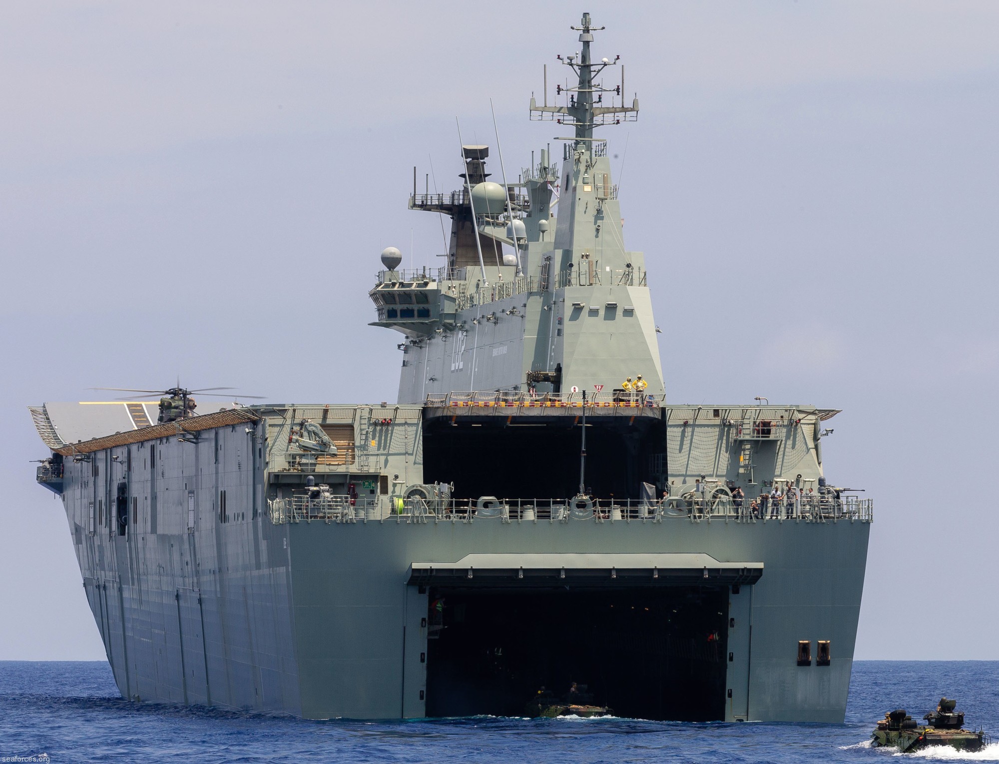 canberra class amphibious landing ship helicopter dock lhd royal australian navy 26 well deck aircraft elevator