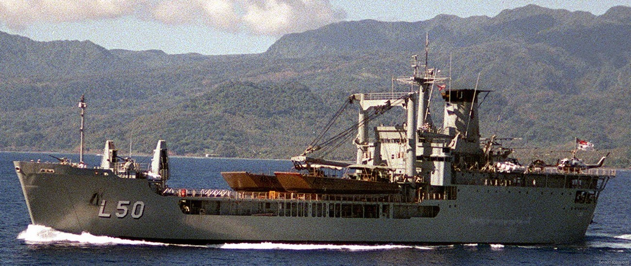 l-50 hmas tobruk landing ship heavy amphibious lsh royal australian navy 1987 05