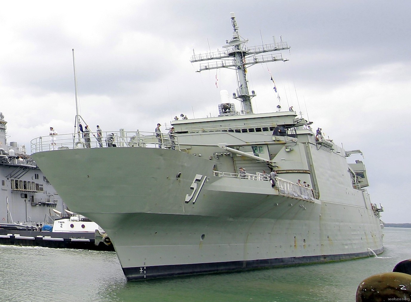 l-51 hmas kanimbla amphibious landing platform lpa royal australian navy 2010 08