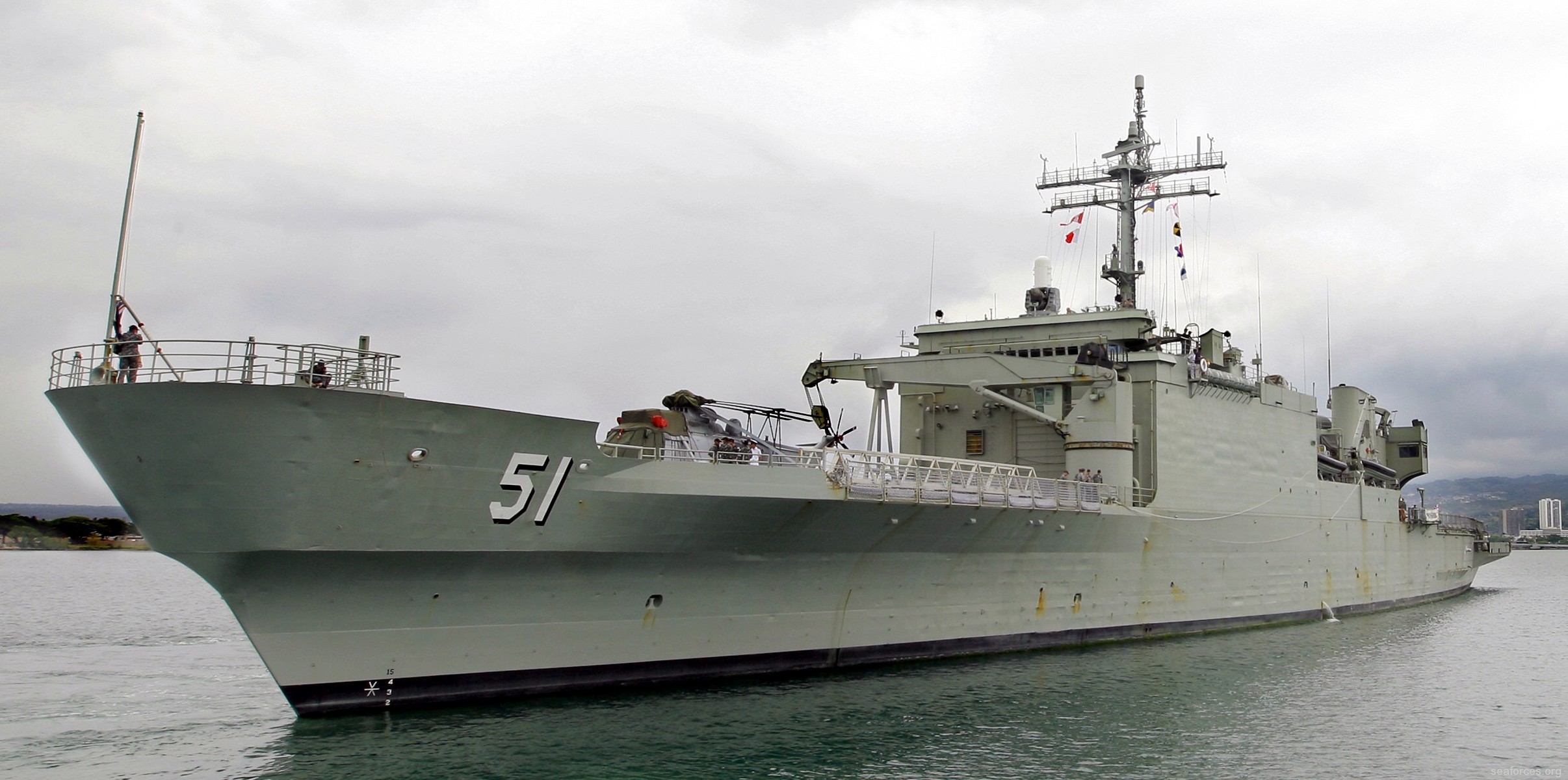 l-51 hmas kanimbla amphibious landing platform lpa royal australian navy 2010 06