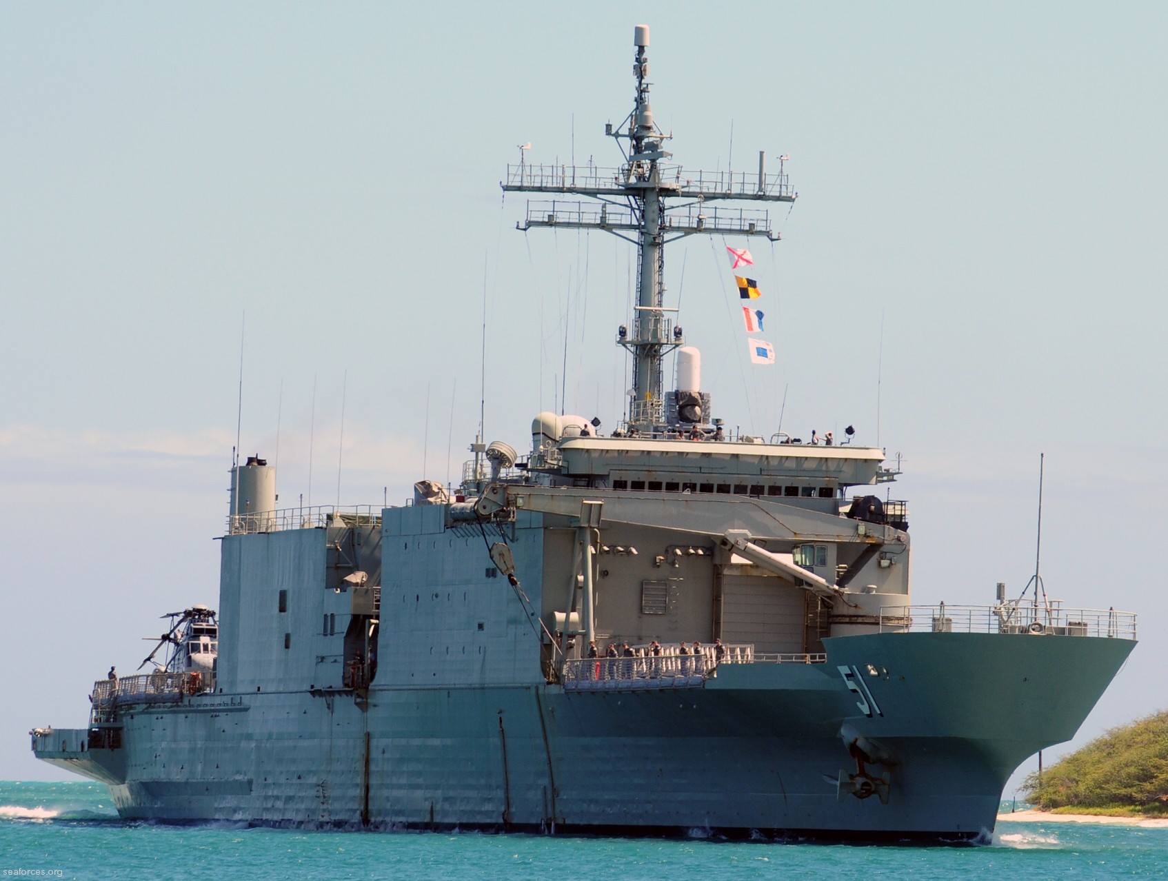 l-51 hmas kanimbla amphibious landing platform lpa royal australian navy 2010 07