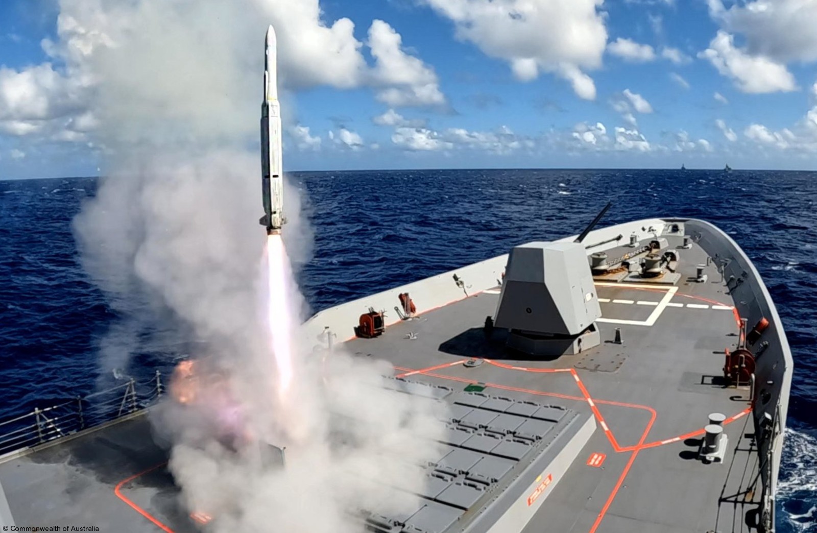 hmas sydney ddgh-42 hobart class guided missile destroyer royal australian navy essm mk.41 vls 13